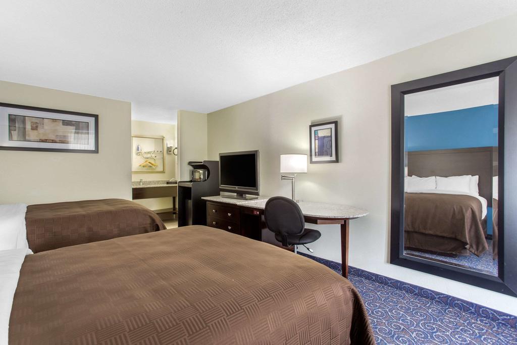 Days Inn And Suites By Wyndham Оксфорд Экстерьер фото