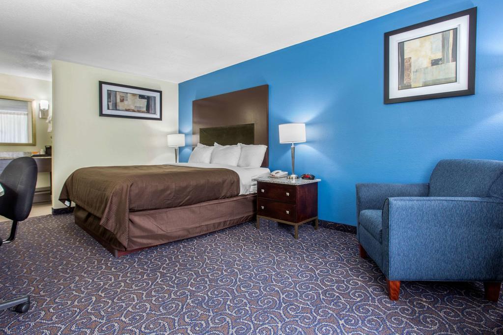 Days Inn And Suites By Wyndham Оксфорд Экстерьер фото
