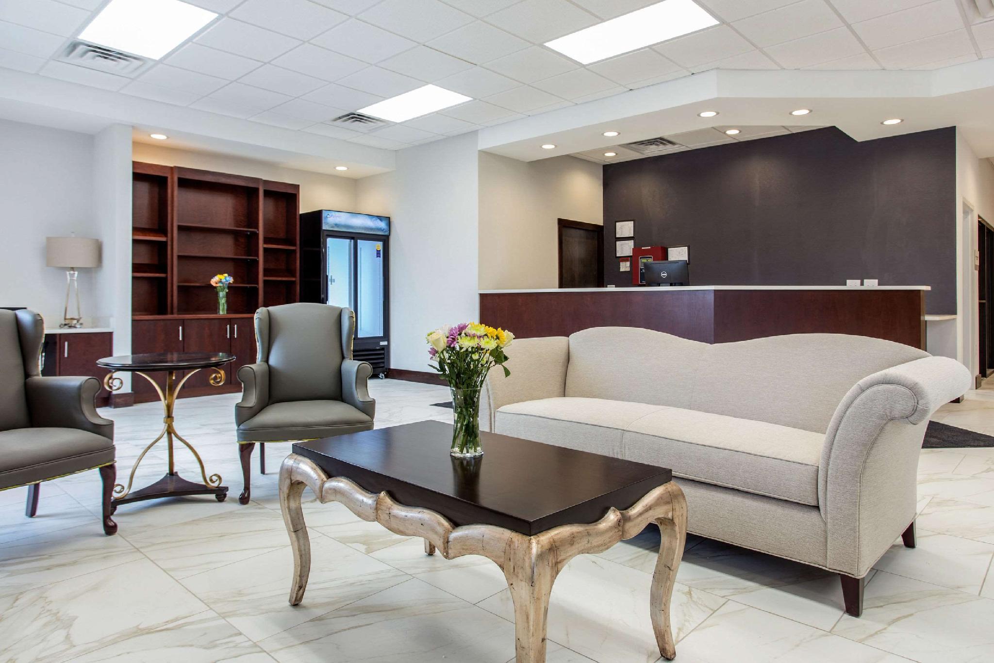 Days Inn And Suites By Wyndham Оксфорд Экстерьер фото